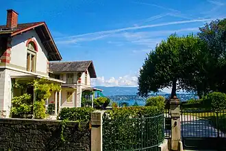 Les dépendances dites Petite-Malvande habitée actuellement par les familles Perrot et Lauber.