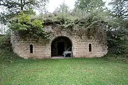 Détail d’une traverse abri du fort du Roulon.