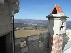 Détail de la terrasse de la tour Magdala.