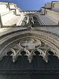 Détail des sculptures sur une entrée.