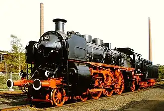 Une sœur de la 18 526, la :S 3/6 Bavaroise&nbsp;(de) en tête du Rheingold dans l'album.