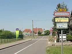 Entrée de l'agglomération.