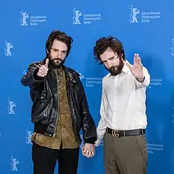 Description de cette image, également commentée ci-après