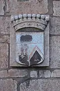 Blason de la famille Hardÿ de Beaulieu sur la face latérale.