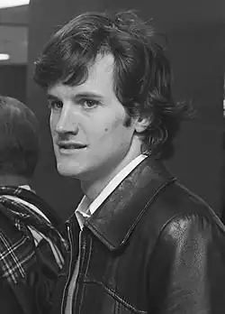 Portrait d'un homme en noir et blanc