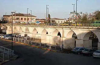 Pont Davazdah Cheshmeh