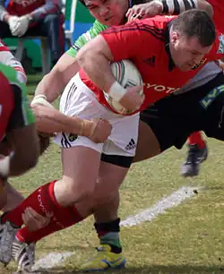 Description de l'image Dave Kilcoyne carrying (cropped).jpg.