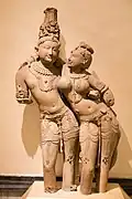 Lakshmi-Narayana. Statue de style Chandela datée du XIe&nbsp;siècle.