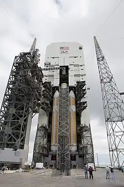 Le lanceur dans son bâtiment d'assemblage.
