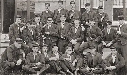 Cadets de l'Institut de la Marine royale néerlandaise à Den Helder (1901-1902).