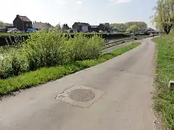 Le puits no&nbsp;2 dans son environnement.