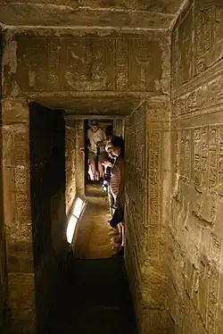 Cryptes (localisation indéterminée).