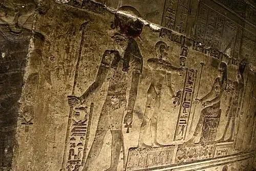 Crypte no&nbsp;4 (bas-relief, photo).