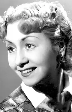 Description de l'image DeniseClair-StudioHarcourt-1949.png.