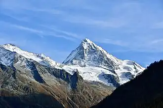 Vue de la dent Blanche depuis les hauteurs des Haudères.