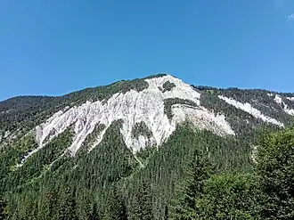 La dent du Villard vue depuis le lac de la Rosière au sud-ouest.