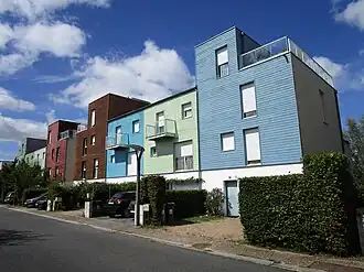 Maisons à ossatures en bois, rue Jacques Monod.