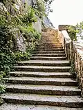 Une partie des escaliers d'accès