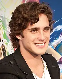 Diego Boneta interprète Pete.