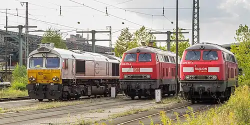 Locomotives Diesel-électrique et Diesel-hydraulique (DB BR 225) à Oldenbourg (Allemagne).