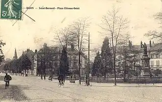Place Saint-Bernard, lorsqu'elle s'appelait place Étienne Dolet