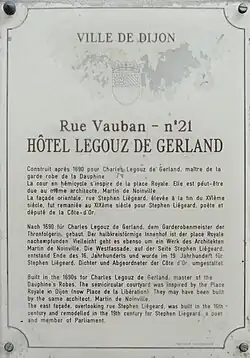 Plaque d'information trilingue