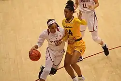 Dijonai Carrington sous le maillot de Standford.