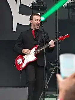 Description de l'image Dionysos Rock en Seine 2012 - Michaël Ponton.jpg.