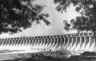 DniproHES en 1947, pendant la reconstruction.