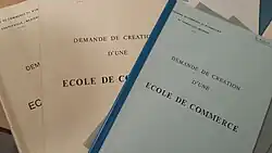 Documents d'archives de 1975 posant les bases de la création de l'école.