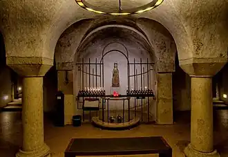 Madone romane (vers 1300) dans la crypte.