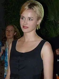 Dominique McElligott dans le rôle de Hannah Conway