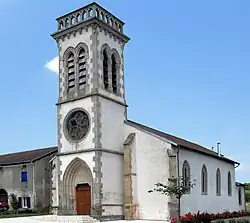 L'église dédiée à Saint-Vallier.