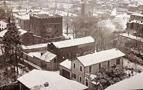 Vue de la chapelle, du donjon Lacataye et du musée Dubalen, hiver 1916
