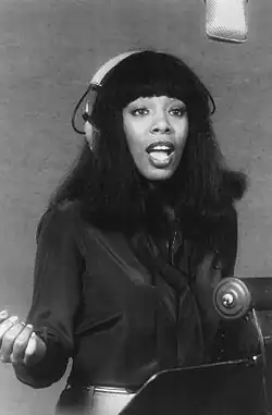 Donna Summer, considérée comme la « reine du disco »