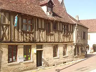 Maisons à colombages dans la rue de l'Étape.