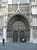 Pieds-droits sculptés de la porte de la cathédrale Notre-Dame d'Anvers.