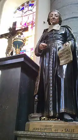 Statue de saint Jean-Baptiste de La Salle.