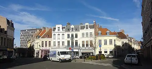 La place Suzanne-Lanoy à Douai.