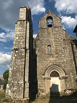 Le double clocher-mur.