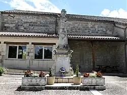 Le monument aux morts.