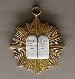 Description de l'image Droits de l'Homme - Insigne du Tribunal révolutionnaire.jpg.