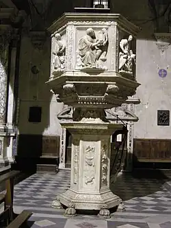 La chaire hexagonale.