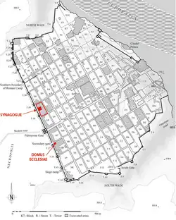 Carte en noir et blanc. Plusieurs formes rectangulaires sont collées les unes aux autres.
