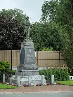 Le monument aux morts.