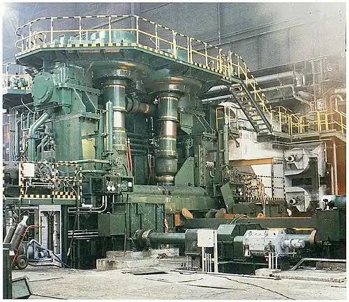 Photo d'une cage de laminoir