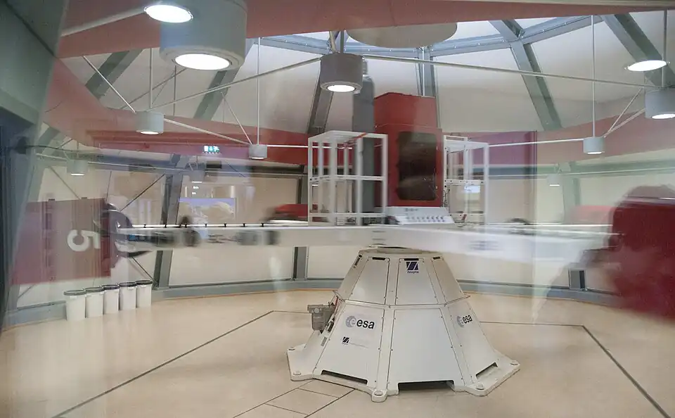 Centrifugeuse à l'ESTEC.