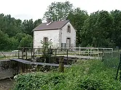 Écluse de Saint-Mesmin.