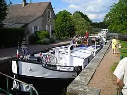 Écluse de Mingot, en amont de Châtillon-en-Bazois.