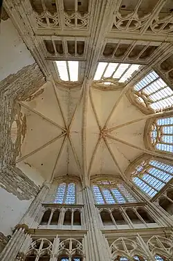 Voûte d'ogives du chœur.